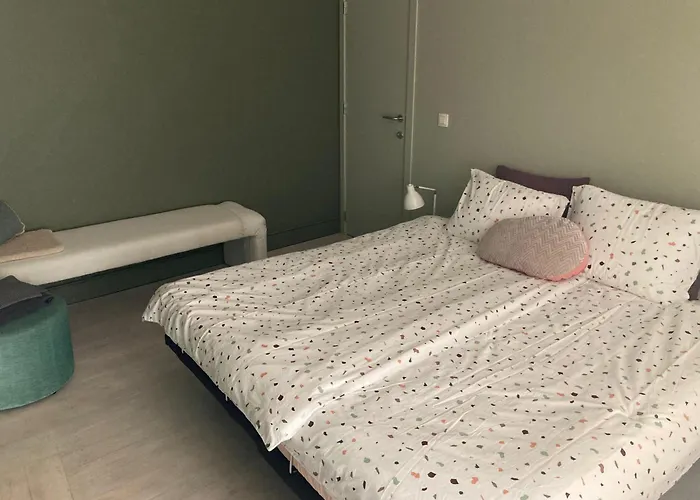 Bed And Bert Bed and Breakfast *